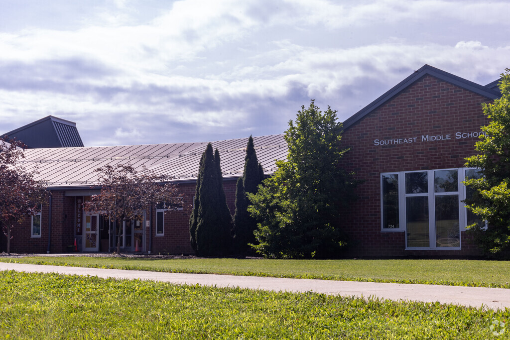 Southeast Junior High School building in Outlying Portage County.