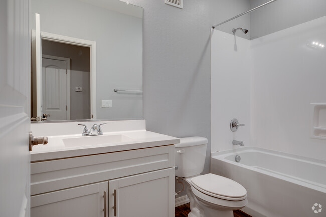2BR, 2BA - 1,130 SF