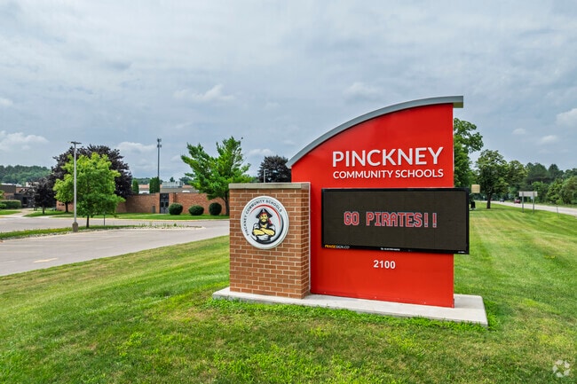 Discover innovative learning and growth at Pathfinder School.