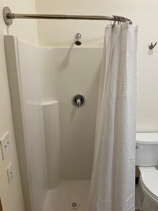 Peachtree Inn - Fully furnished units!, San Diego, CA 92101 - photo 7