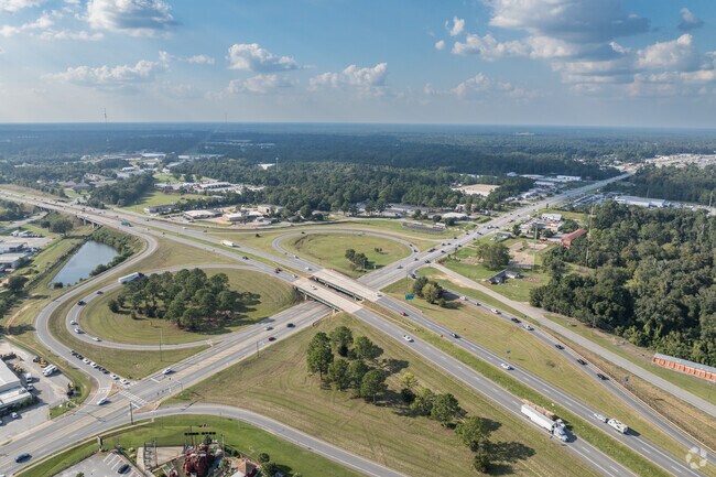 US Hwy 19 is the major roadway in and out of Albany.