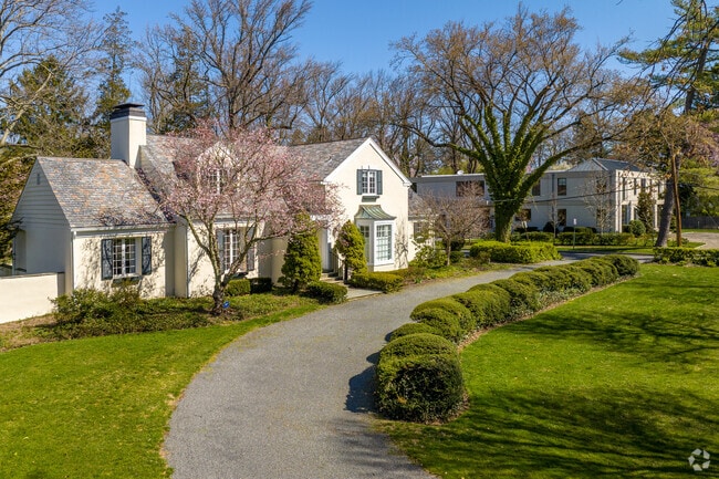 Single-story ranch-style homes can be found in downtown Princeton, NJ.