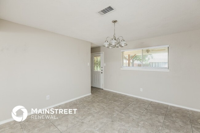 5621 Bonnie Wayne St, Haltom City, TX 76117 - photo 4