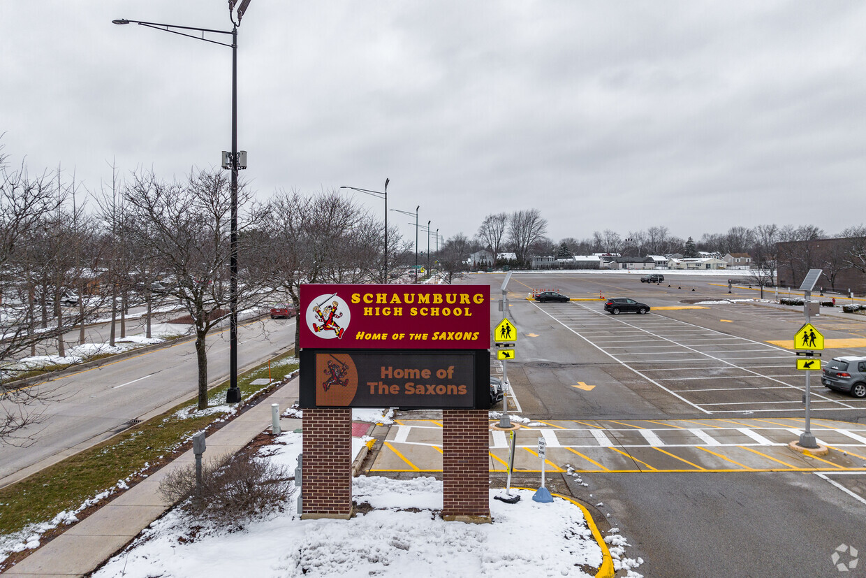 Schaumburg High School, Schaumburg IL Rankings & Reviews - Homes.com