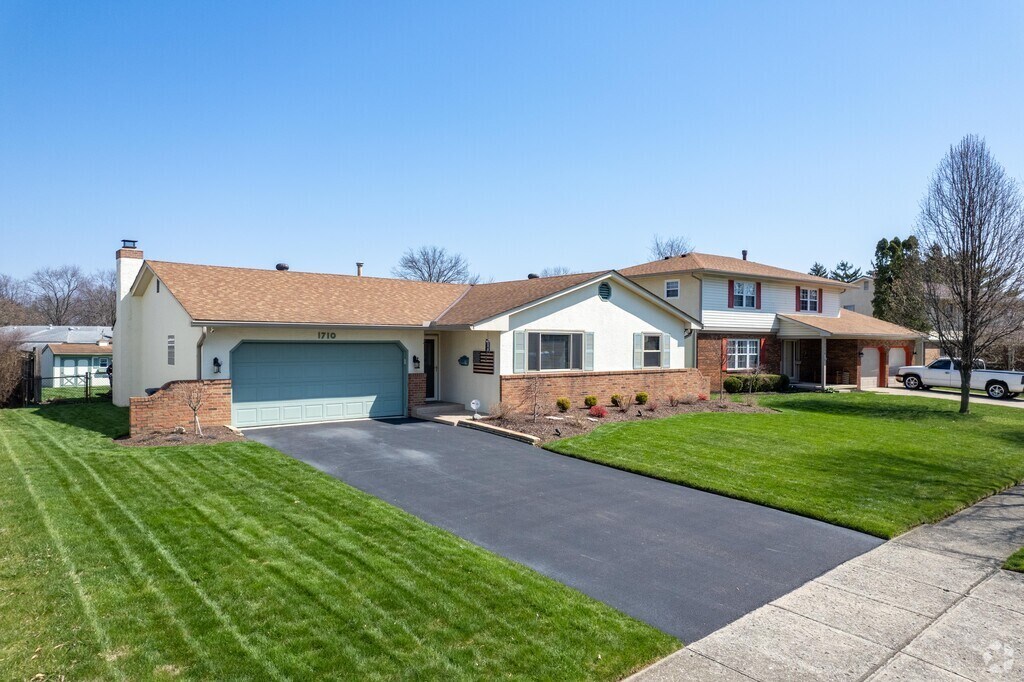 2131 Willowick Dr, Columbus, OH 43229