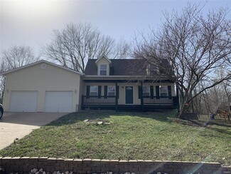 531 Lake Shore Dr, Saint Clair, MO 63077
