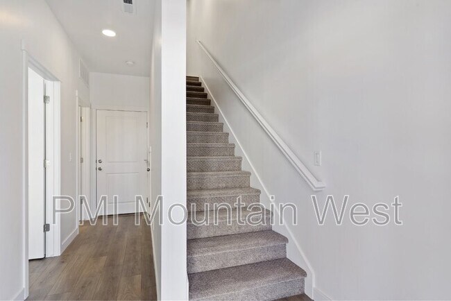 1836 Red Twilight Ln, Layton, UT 84041 - photo 6