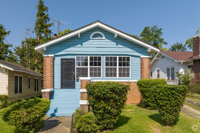 Well kept homes like this remind us of fun times in Fairfield.