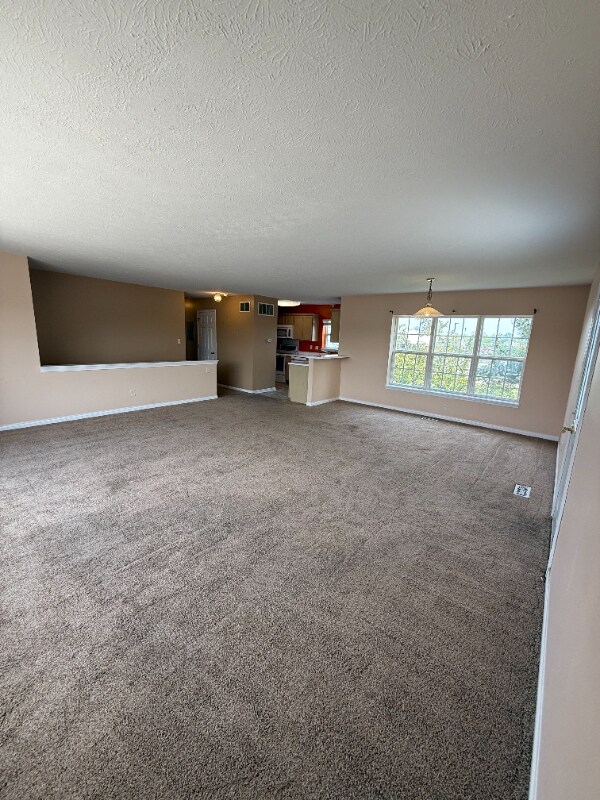 12650 Ford Dr, Fishers, IN 46038