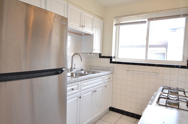 2532 Williams Ave unit 3, Cincinnati, OH 45212 - photo 6