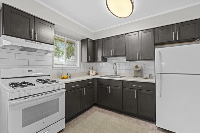 Brookfield Gardens, Ewing, NJ 08618 - photo 7