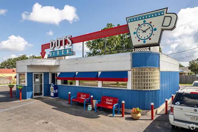 Dot’s Dinner serves classic American cuisine 24 hours a day in River Ridge.
