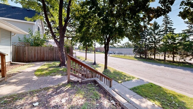 1767 Thomas Ave, Saint Paul, MN 55104 - photo 2
