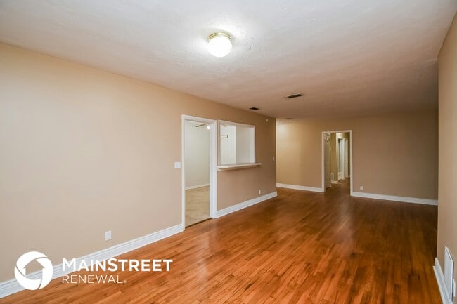 2438 Kellow Cir, Jacksonville, FL 32216 - photo 3