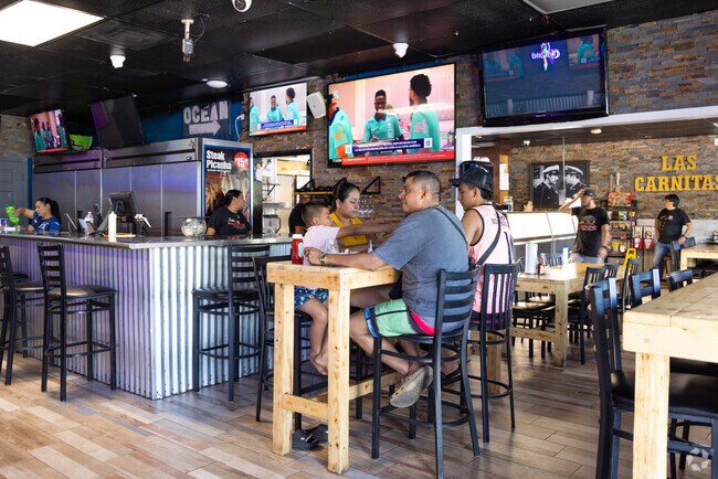 Las Carnitas Restaurant offers wide variety of meat dishes to the residents in Chula Vista.