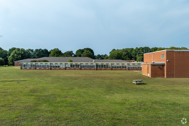 Alaton Elementary School has a student-teacher ratio of 13 to 1.