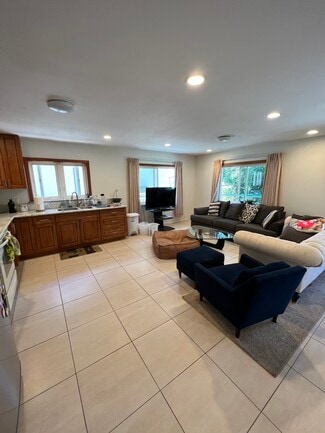 705 12th Ave, Honolulu, HI 96816