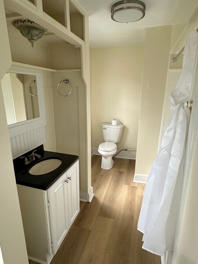 122 Sibben St unit Apartment A, Manistee, MI 49660 - photo 6