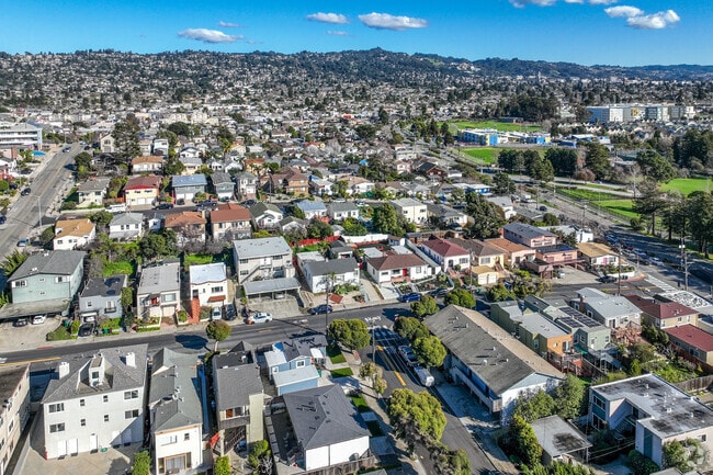 Like many neighborhoods in Albany, Solano Hill has small lots lined with relatively small homes.