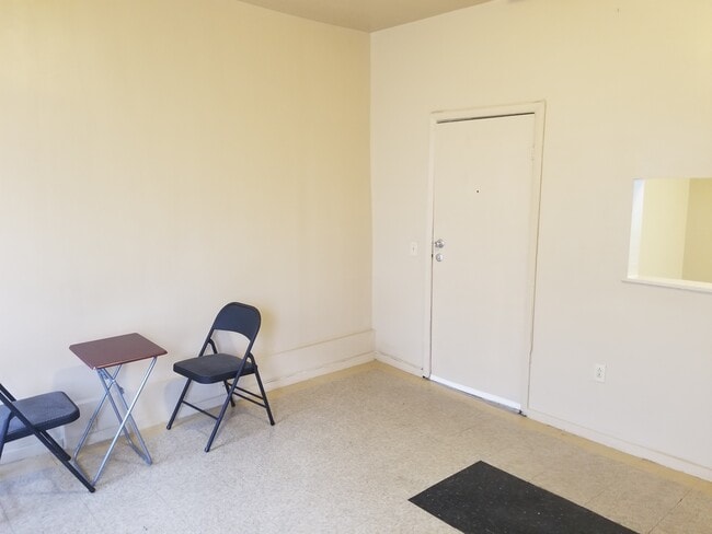 1226 W Allegheny Ave unit 1226 2 fRONT, Philadelphia, PA 19133 - photo 2