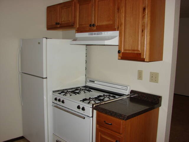 Captains Cove, Manteca, CA 95337 - photo 4