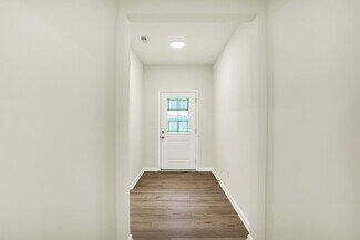 1621 Clover Crossing Dr, Greenfield, IN 46140