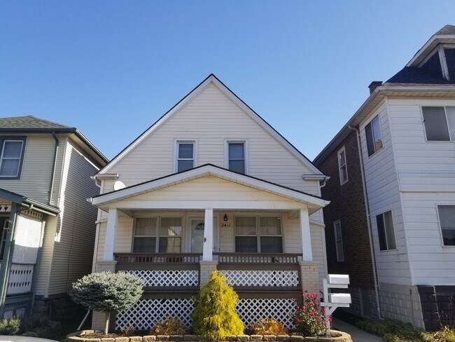 Duplex in Wyandotte