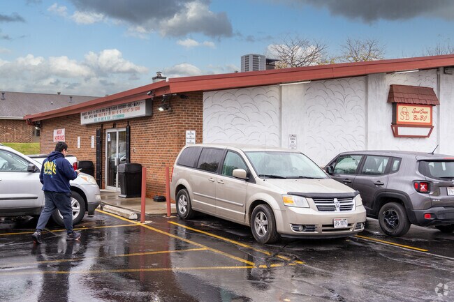 Speed Queen Bar-B-Q is a favorite spot to grab some great food in North Divison.
