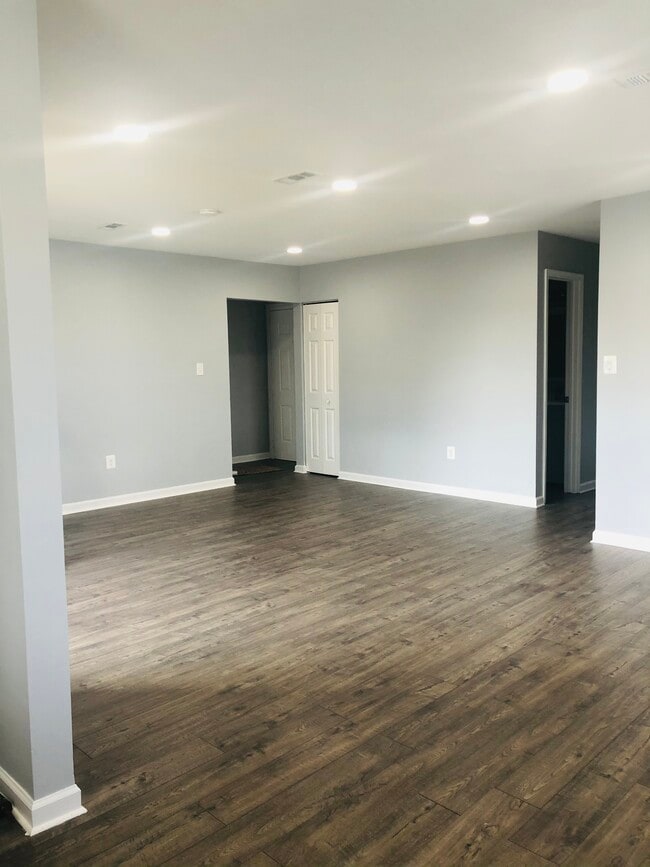 Entrance & Family room
