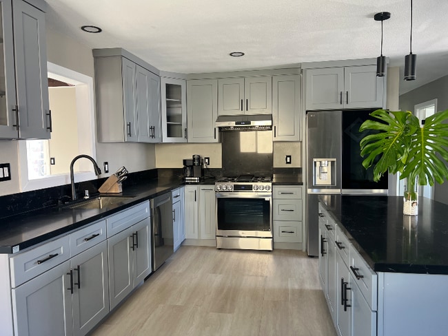 6382 Yale Cir, Huntington Beach, CA 92647 - photo 5