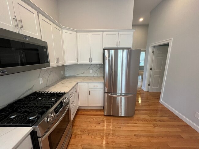 126 Cross St unit 6, Somerville, MA 02145 - photo 5