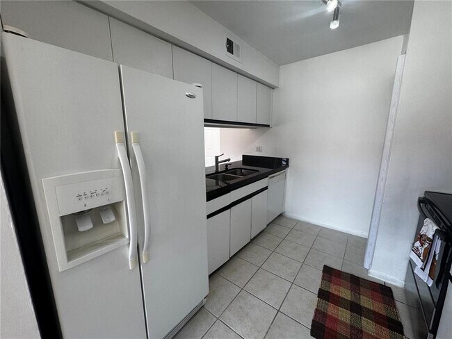 334 SW 86th Ave unit 206, Pembroke Pines, FL 33025 - photo 3