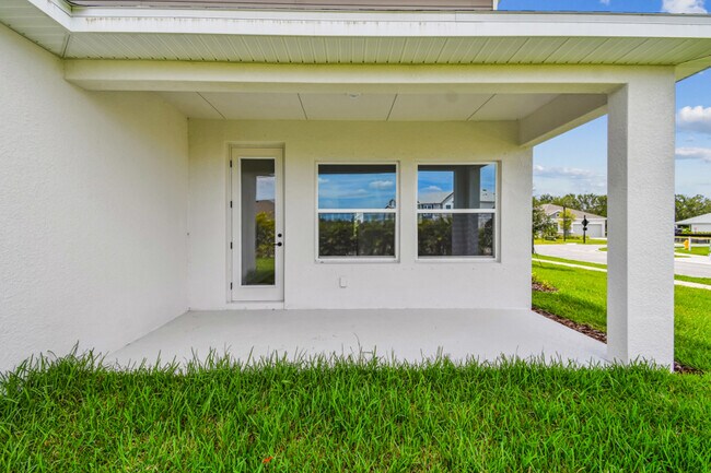 10645 Crescent Creek Crossing, Parrish, FL 34219 - photo 7