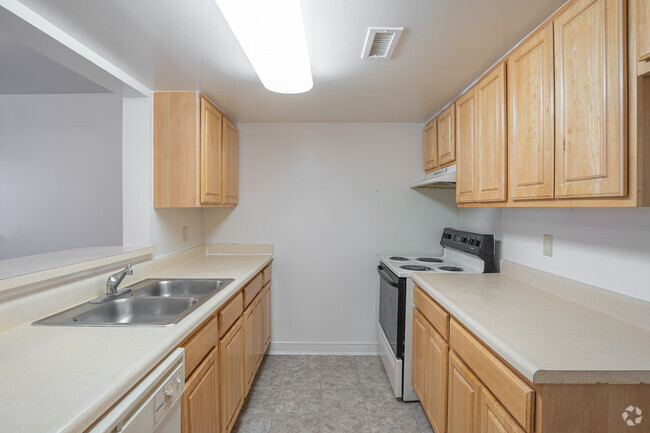 2 BR, 1 BA - 836SF - Kitchen