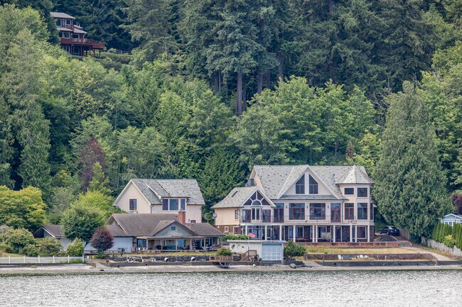 Coastal million dollar home on the coast of Enetai near Illahee State Park.