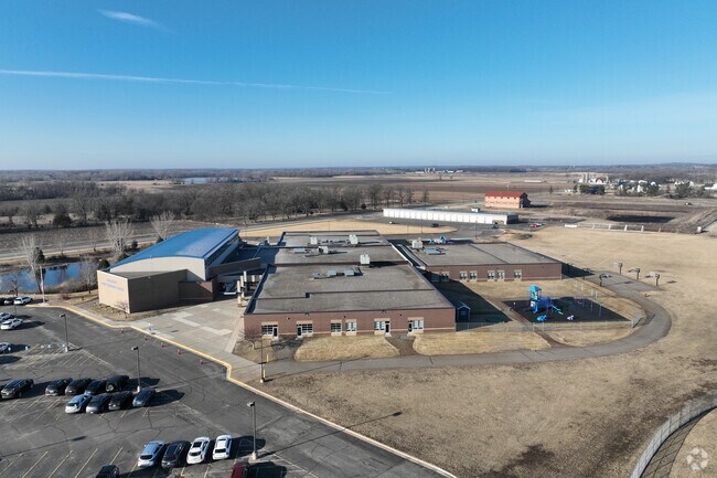 Oak Ridge Elementary School ranks as the best public elementary school in Stearns County.