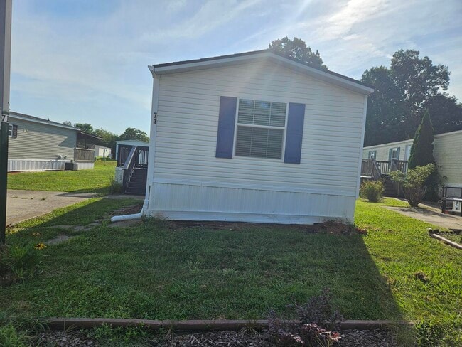 71 Lynnwood Cir, Clarksville, TN 37040 - photo 2