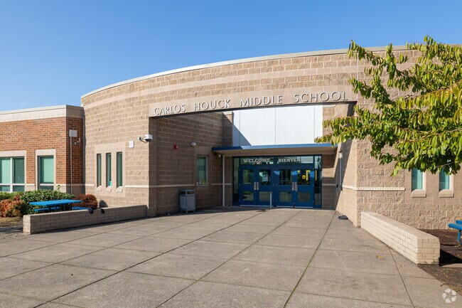 Houck Middle School serves grades 6-8 on Connecticut St SE in Salem.