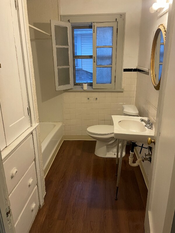 620 Lincoln Way W unit upstairs, Massillon, OH 44647 - photo 2