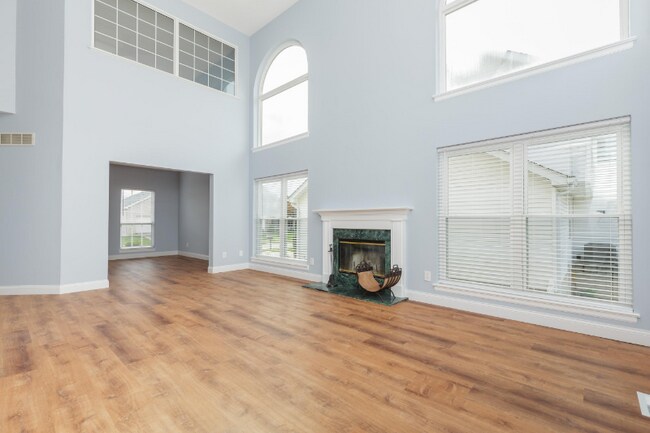 1431 Crooked Stick Dr, O Fallon, MO 63366 - photo 5