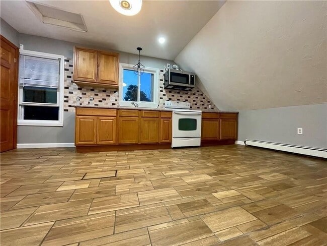 36 Highland St, Pawtucket, RI 02860 - photo 2