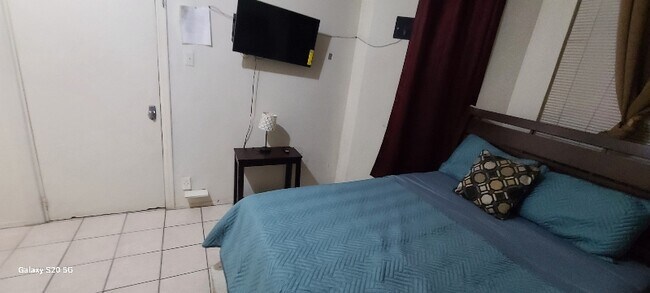 524 Timpson Place unit 1, Bronx, NY 10455 - photo 5