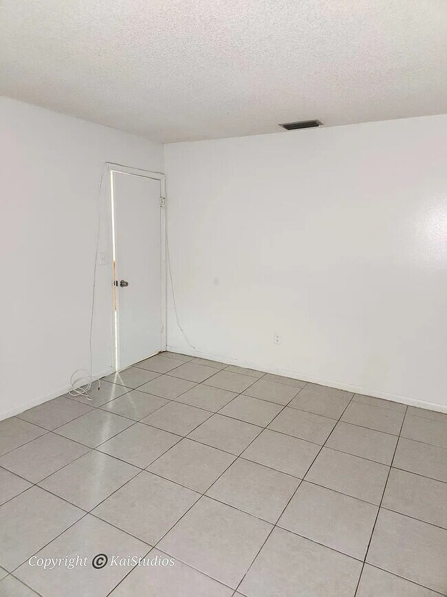 800 NE 14th St, Fort Lauderdale, FL 33304 - photo 7