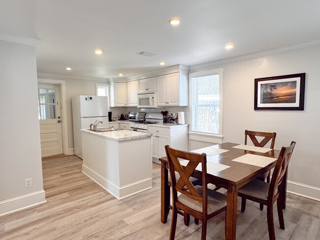 813 N Spair St, Thomasville, GA 31792 - photo 3