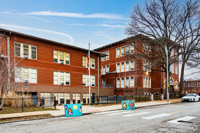 Froebel School fosters a strong sense of community and collaboration.