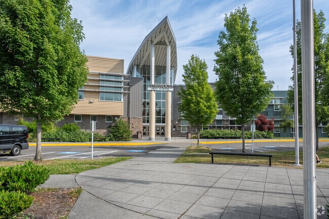 Lynnwood High School in Edmonds School District prepares students for graduation and beyond.
