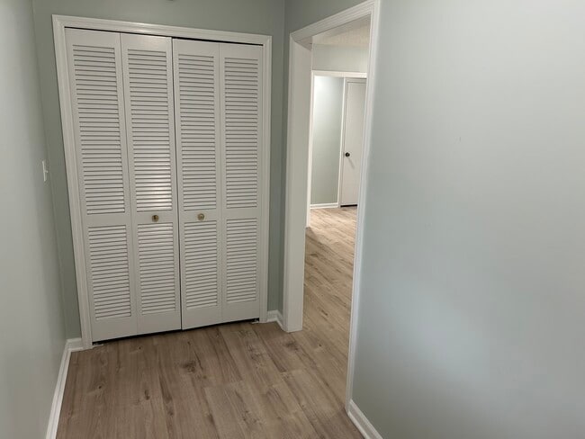 2604 W Riggin Rd, Muncie, IN 47304 - photo 3