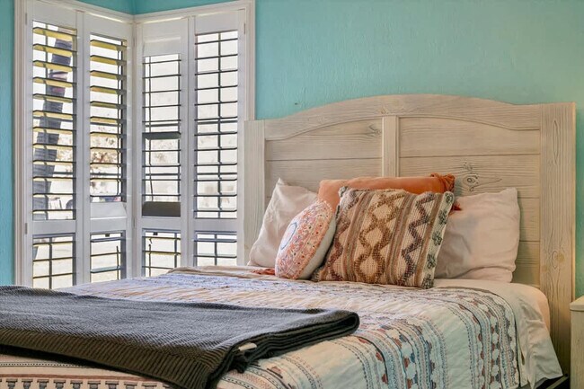 14914 Crown Dr unit ID1052908P, Largo, FL 33774 - photo 5