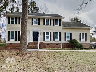 10024 Fireside Ln, Charlotte, NC 28215