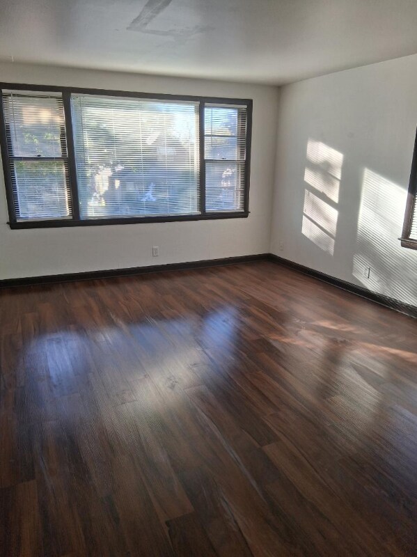 4900 N 40th St, Milwaukee, WI 53209